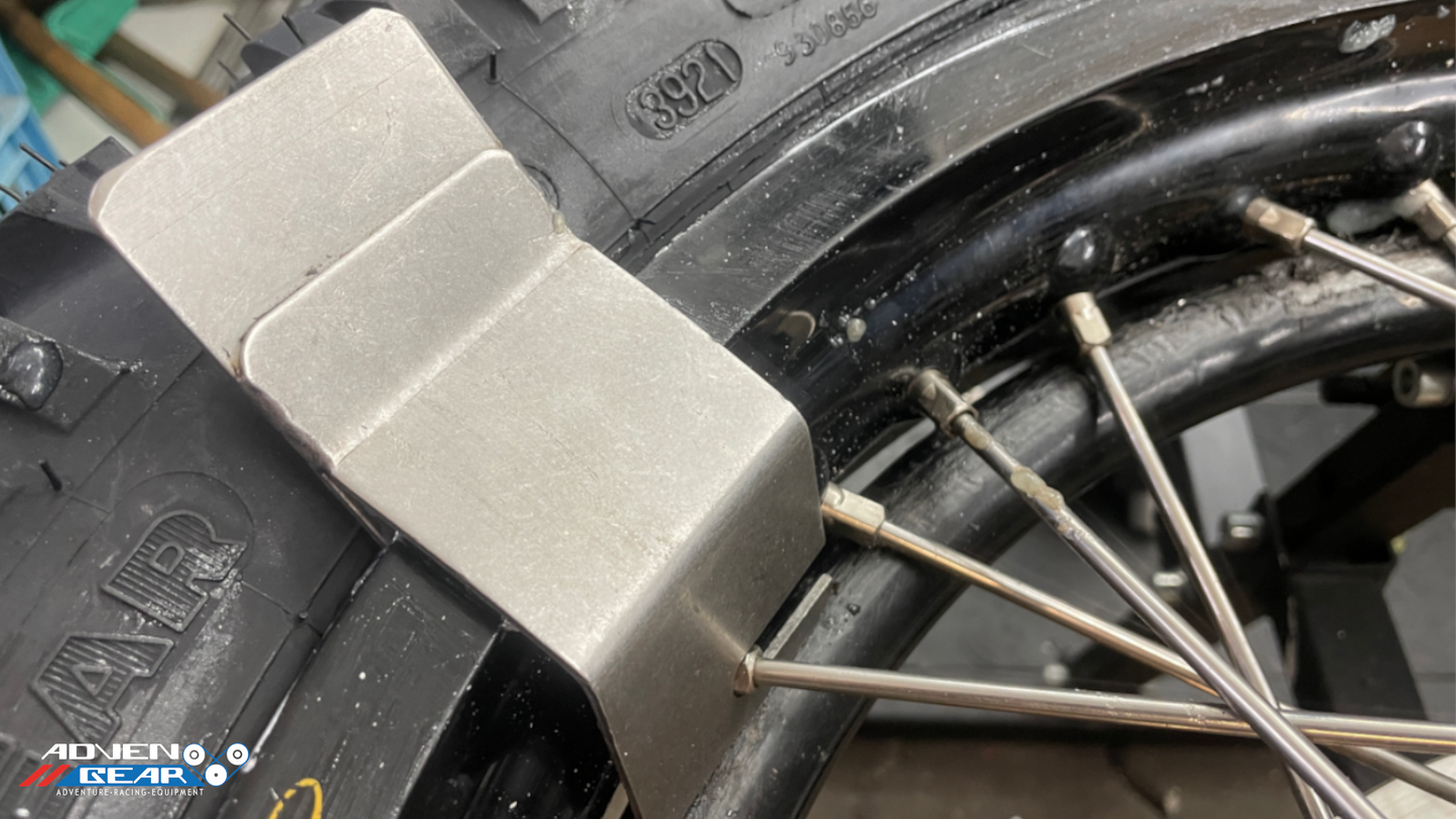 Niederhalter für Reifenmontage